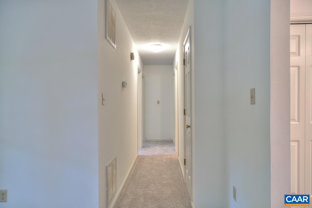 12 Begum Road Palmyra, VA 22963 - Photo 15 of 30 a view of hallway with a bathroom