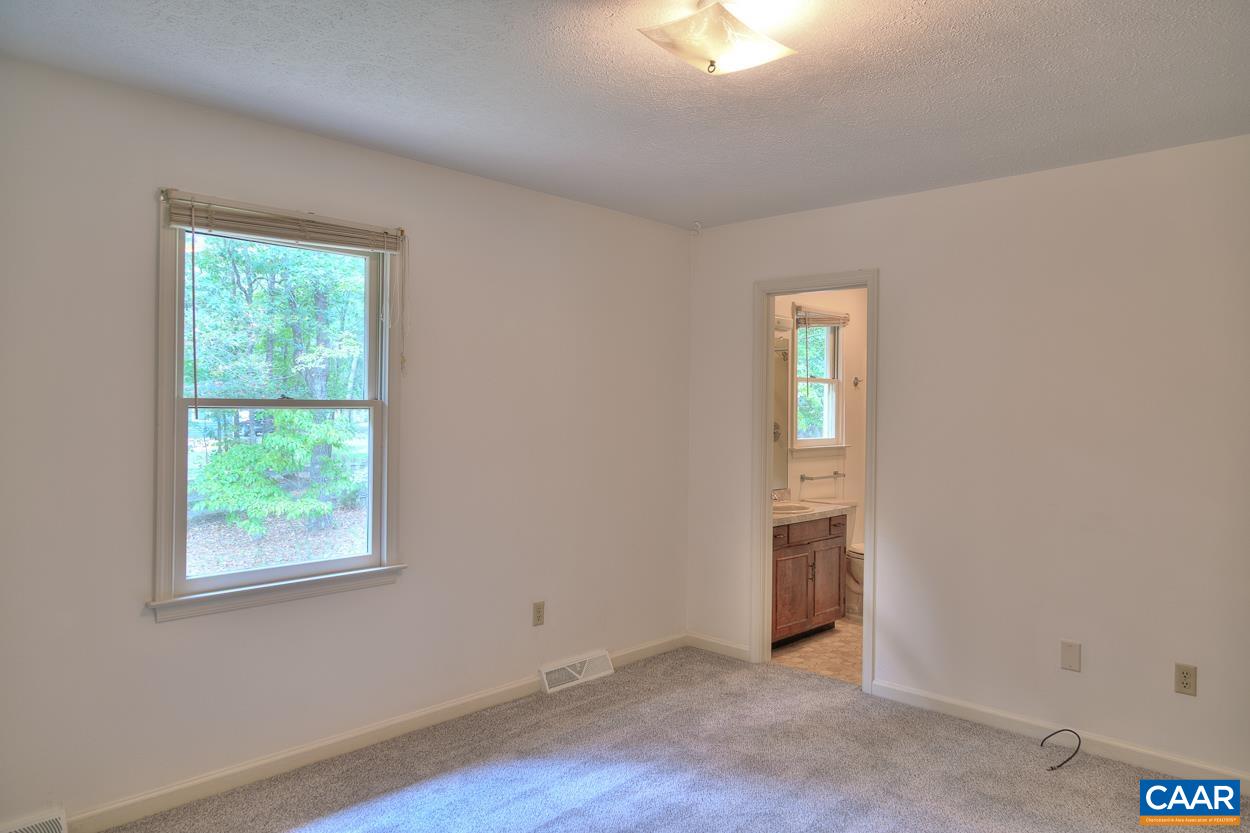 12 Begum Road Palmyra, VA 22963 - Photo 18 of 30 an empty room with windows