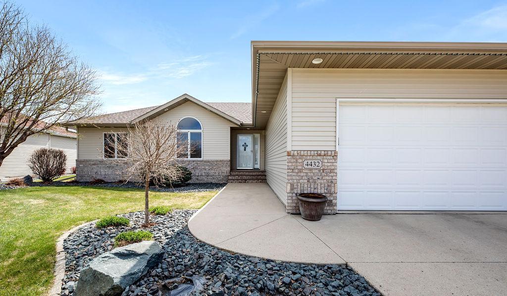 4432 3rd Street South Moorhead, MN 56560 - Photo 2 of 40