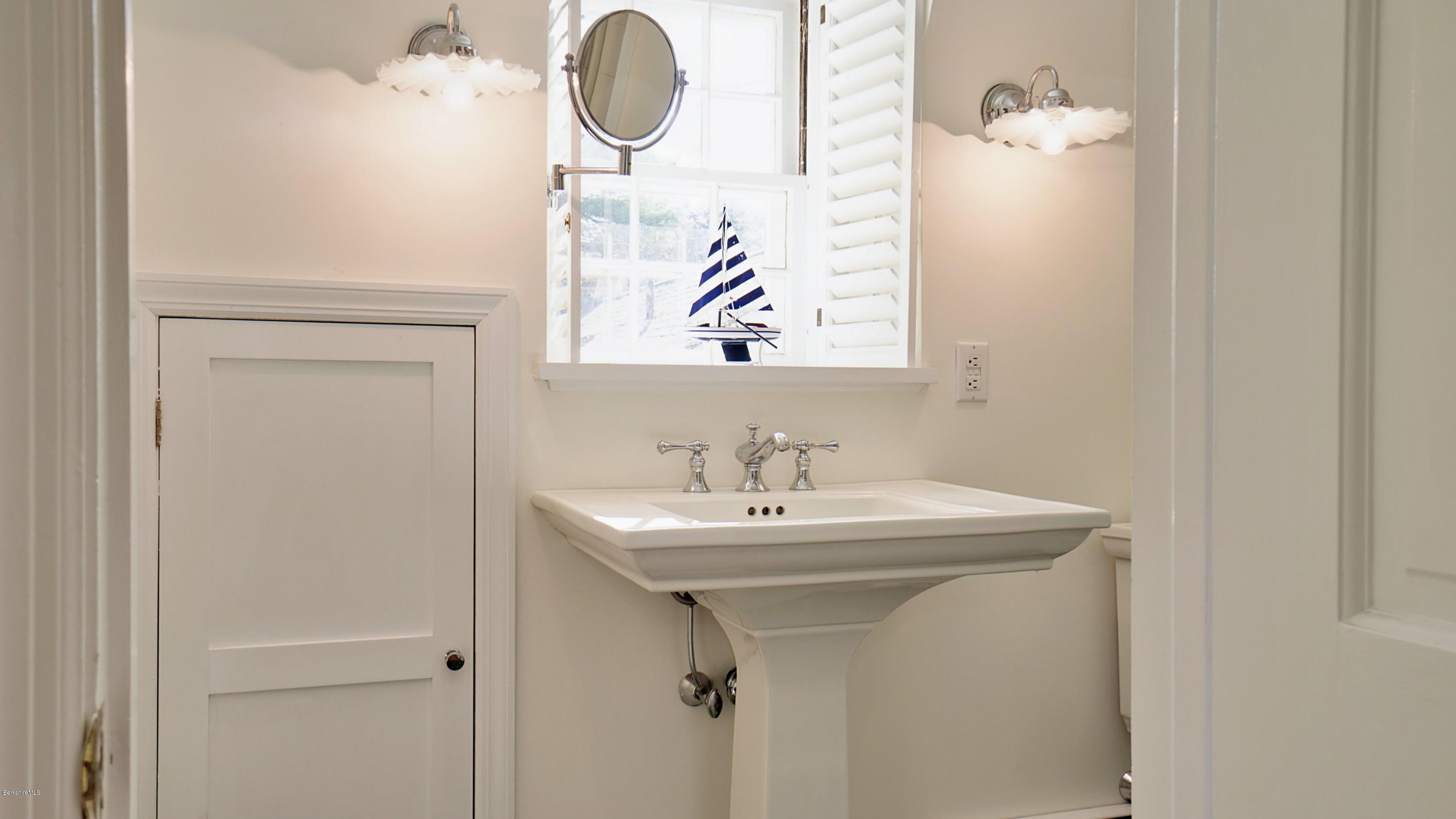 233 Holmes Road Pittsfield, MA 01201 - Photo 17 of 34 Master bath 1
