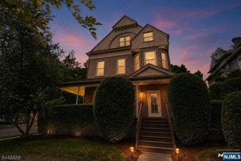 $699,000 | 129 Claremont Avenue, Unit 2, Montclair, NJ 07042