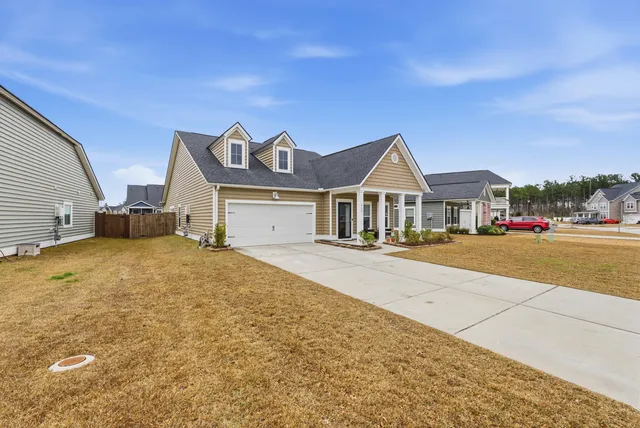 $377,500 | 440 Richfield Way, Summerville, SC 29486