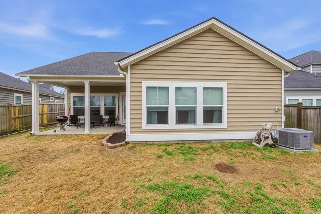 $377,500 | 440 Richfield Way, Summerville, SC 29486