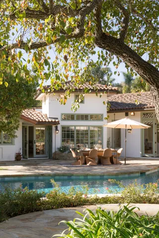 a view of a small yard