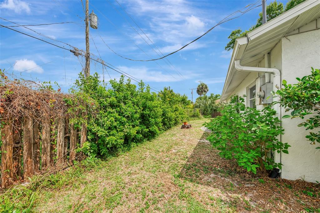 581 Crocus Road Venice, FL 34293 - Photo 43 of 45 Gallery Image 43