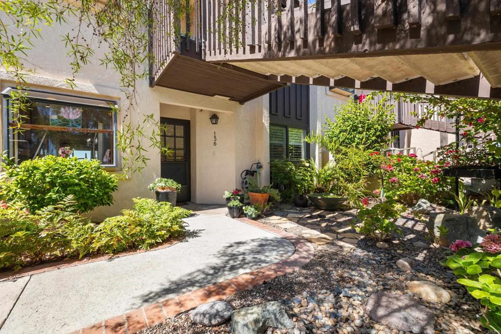 136 South Jayton Lane Encinitas, CA 92024 - Photo 3 of 33