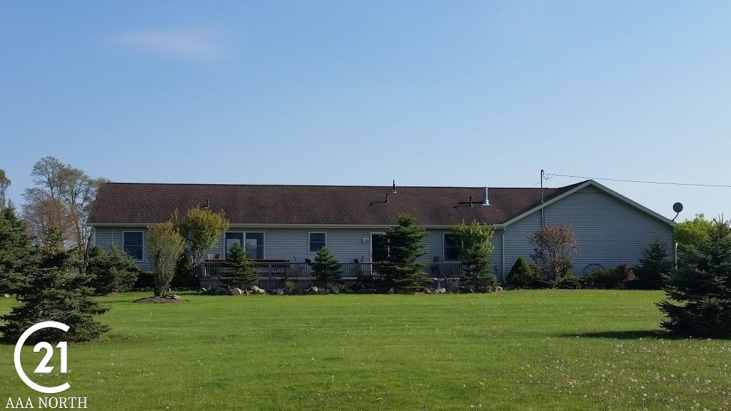 8828 Division Road Columbus, MI 48063 - Photo 4 of 29
