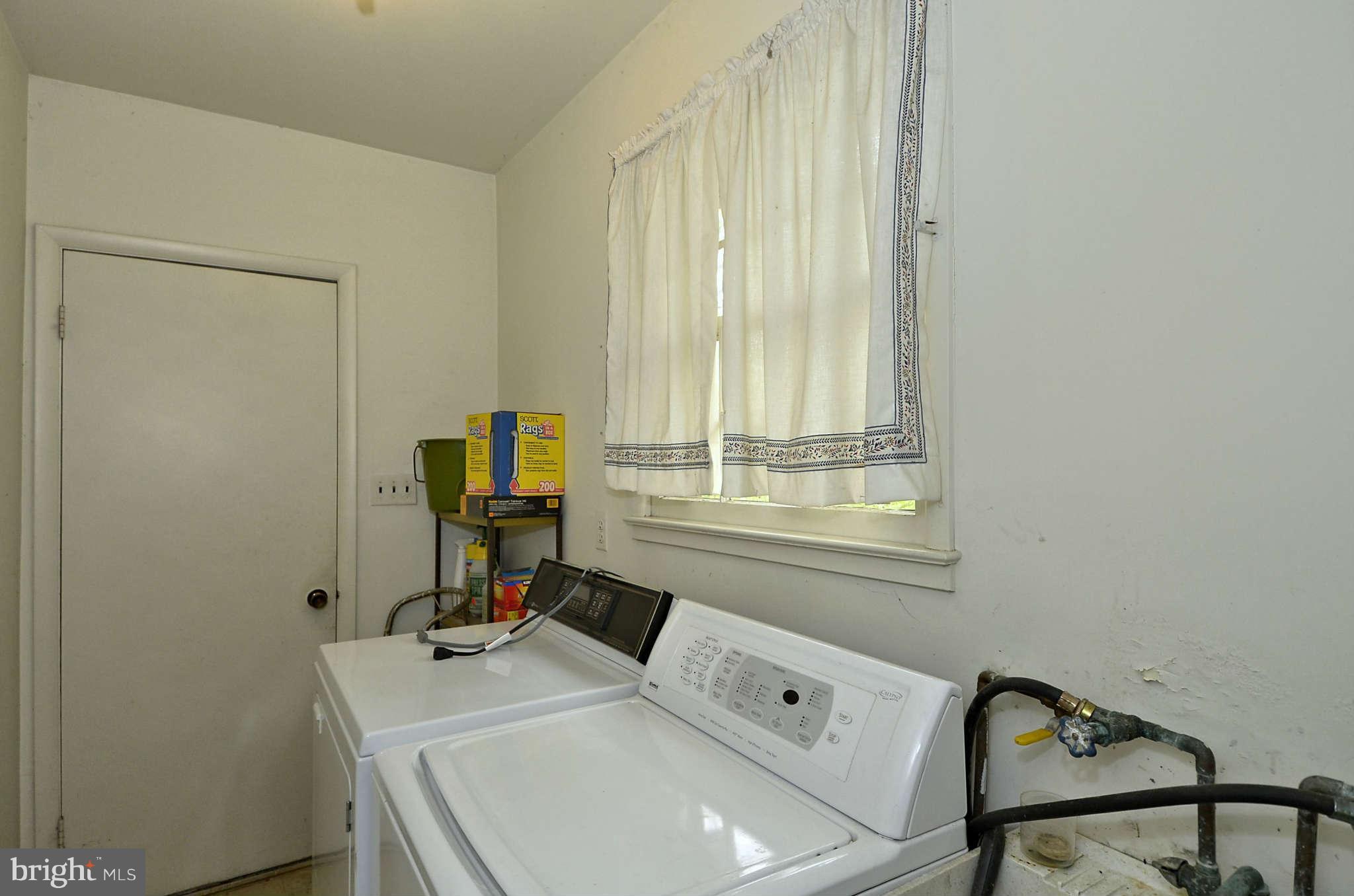 11701 Auth Lane Silver Spring, MD 20902 - Photo 23 of 30 Washer Dryer on Main Level