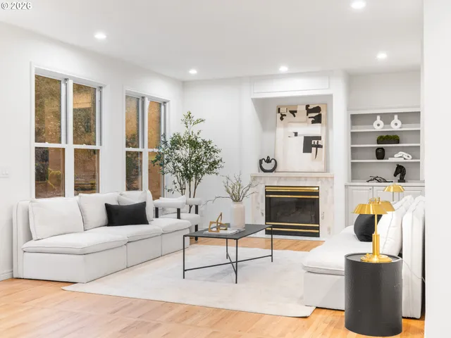 $999,900 | 17558 Southwest Kemmer View Court, Beaverton, OR 97007