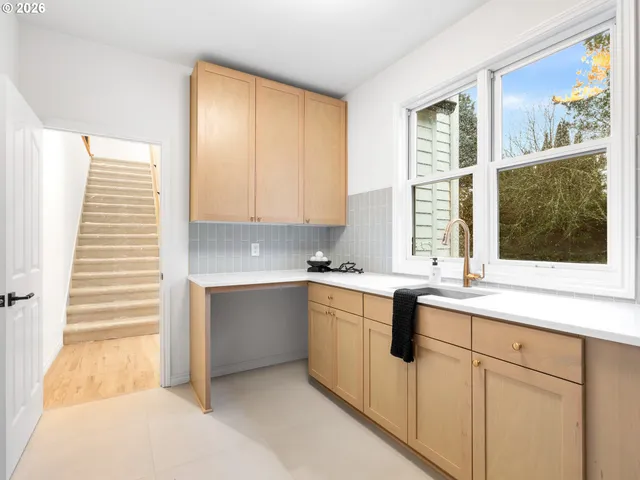 $999,900 | 17558 Southwest Kemmer View Court, Beaverton, OR 97007