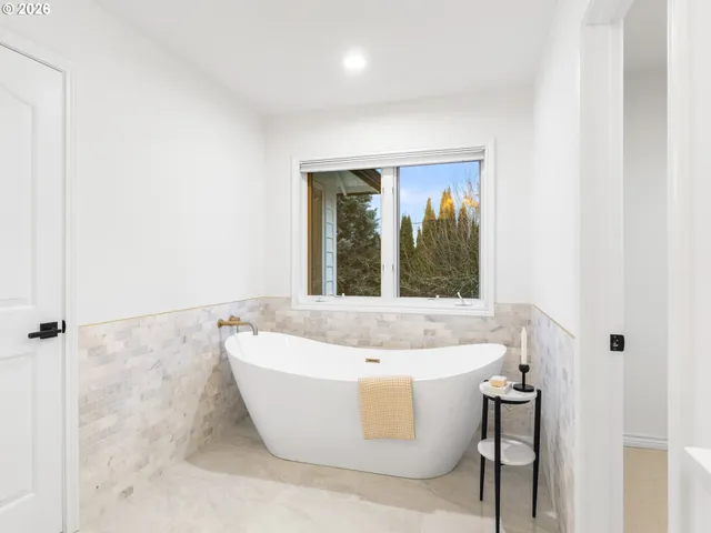 $999,900 | 17558 Southwest Kemmer View Court, Beaverton, OR 97007