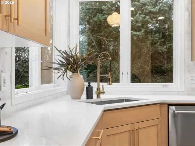 $999,900 | 17558 Southwest Kemmer View Court, Beaverton, OR 97007