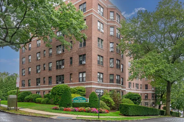 $359,000 | 11 Alden Road, Unit 2N, Larchmont, NY 10538