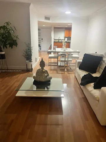 $2,100 | 230 Northwest 87th Avenue, Unit I221, Miami, FL 33172