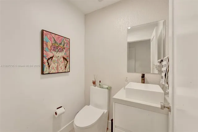 $2,100 | 230 Northwest 87th Avenue, Unit I221, Miami, FL 33172