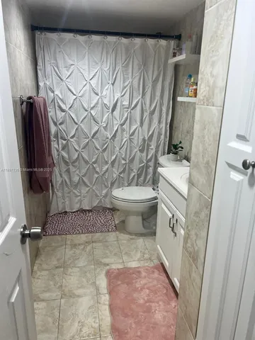 $2,100 | 230 Northwest 87th Avenue, Unit I221, Miami, FL 33172