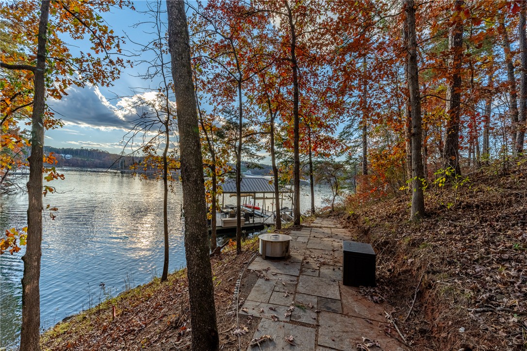 110 Keowee Overlook Road West Union, SC 29696 - Photo 29 of 43