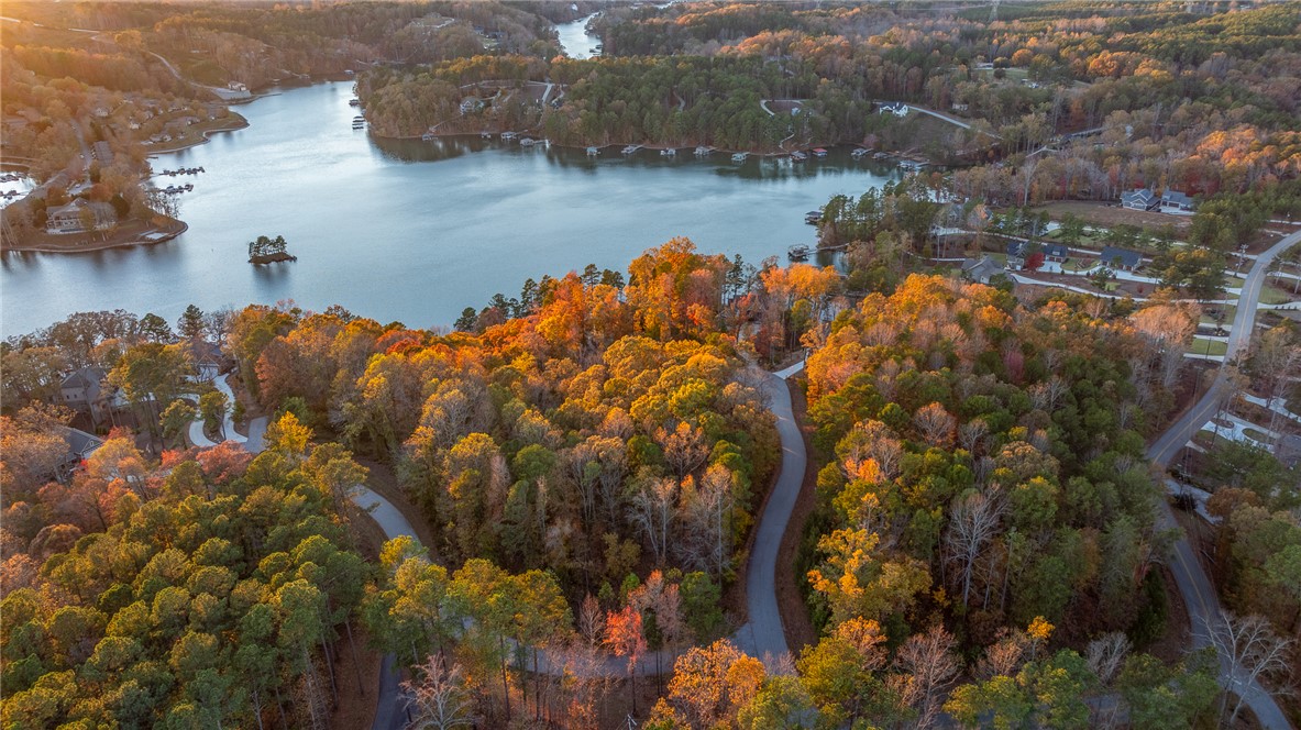 110 Keowee Overlook Road West Union, SC 29696 - Photo 7 of 43