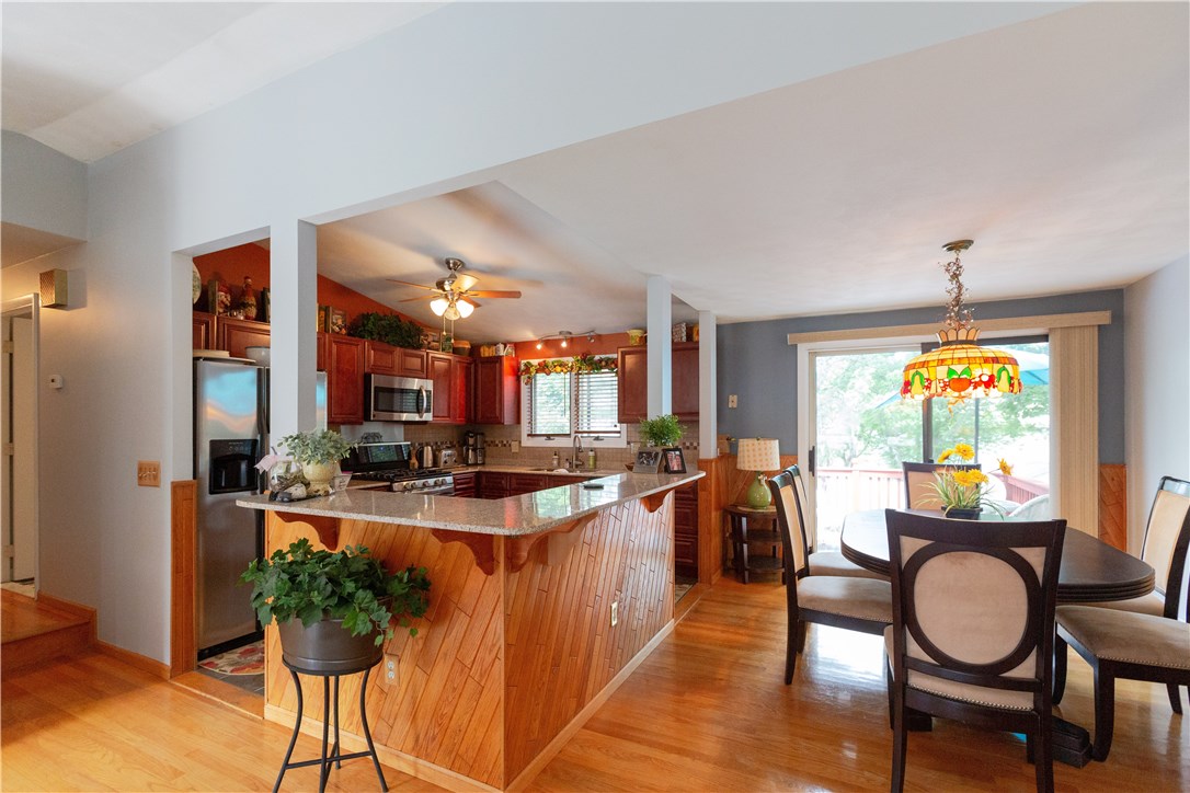 20 Robin Hood Road Cranston, RI 02921 - Photo 11 of 31 Gallery Image 11