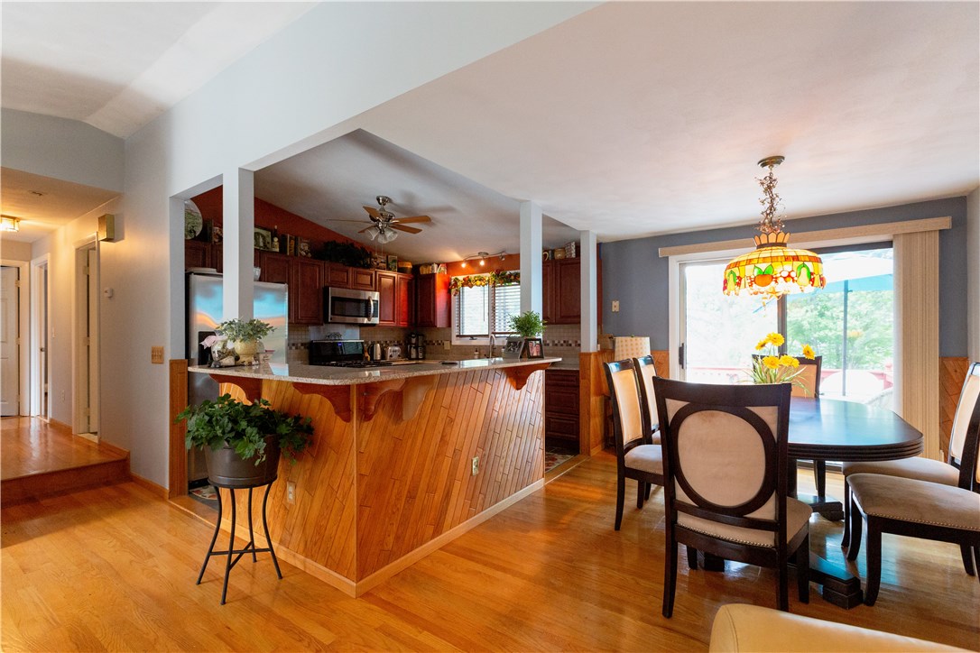 20 Robin Hood Road Cranston, RI 02921 - Photo 12 of 31 Gallery Image 12