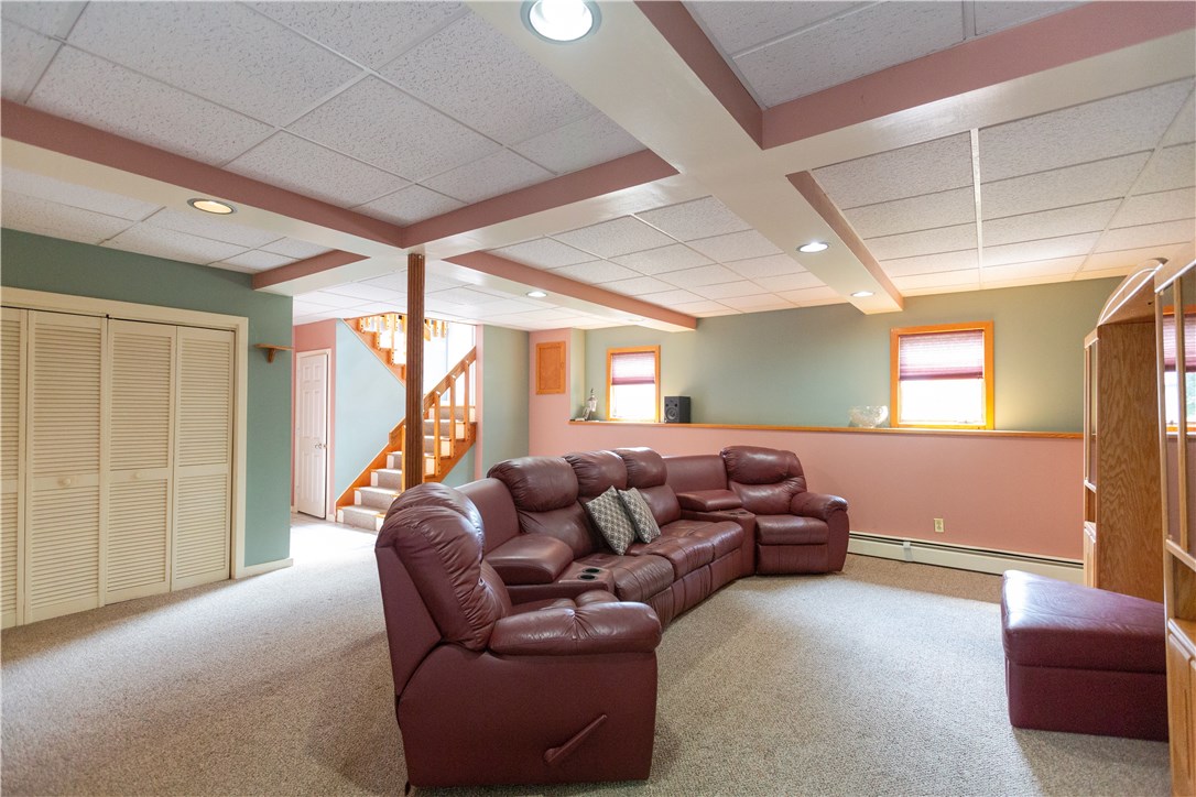 20 Robin Hood Road Cranston, RI 02921 - Photo 22 of 31 Gallery Image 22