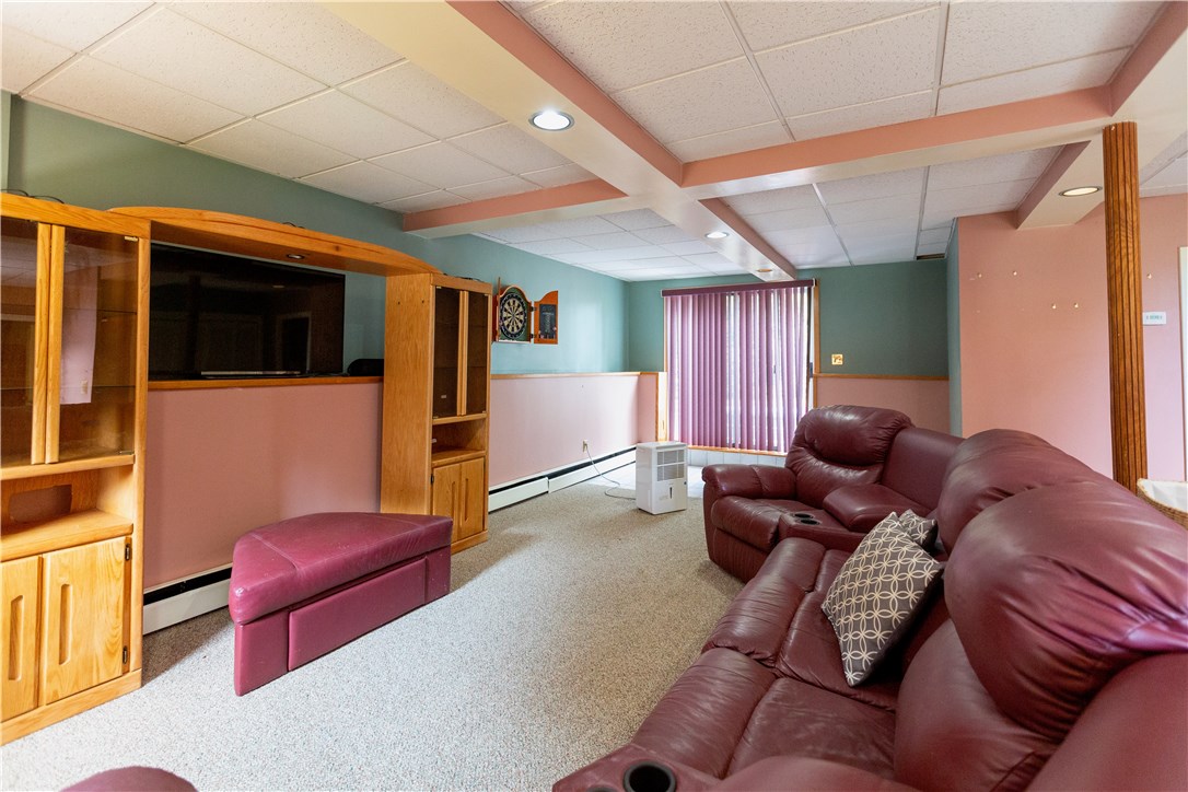 20 Robin Hood Road Cranston, RI 02921 - Photo 24 of 31 Gallery Image 24