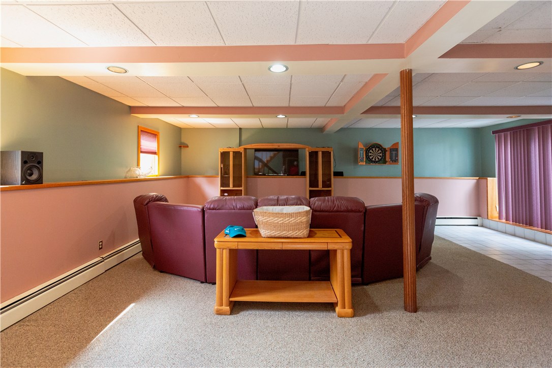 20 Robin Hood Road Cranston, RI 02921 - Photo 25 of 31 Gallery Image 25