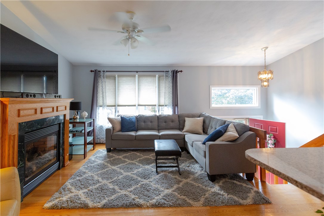 20 Robin Hood Road Cranston, RI 02921 - Photo 8 of 31 Gallery Image 8
