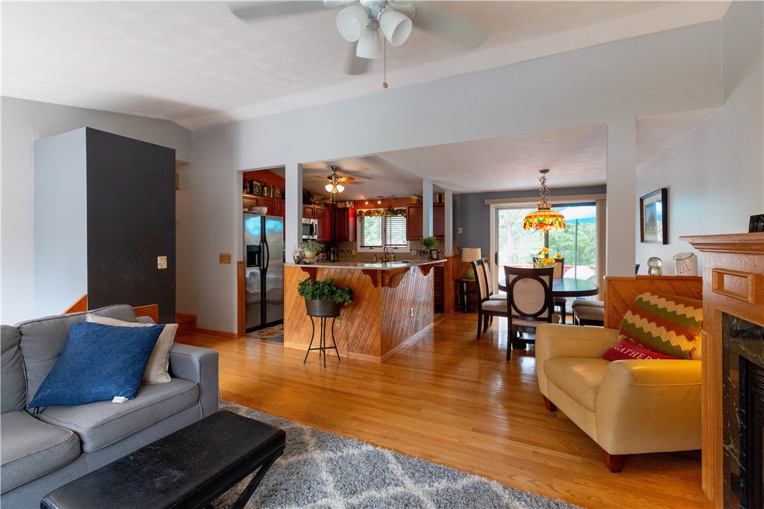 20 Robin Hood Road Cranston, RI 02921 - Photo 9 of 31 Gallery Image 9