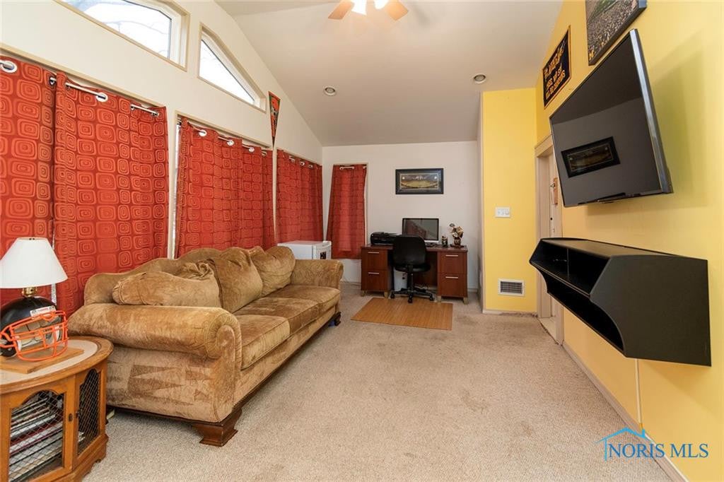 4116 Roanoke Road Toledo, OH 43613 - Photo 19 of 25 Gallery Image 19