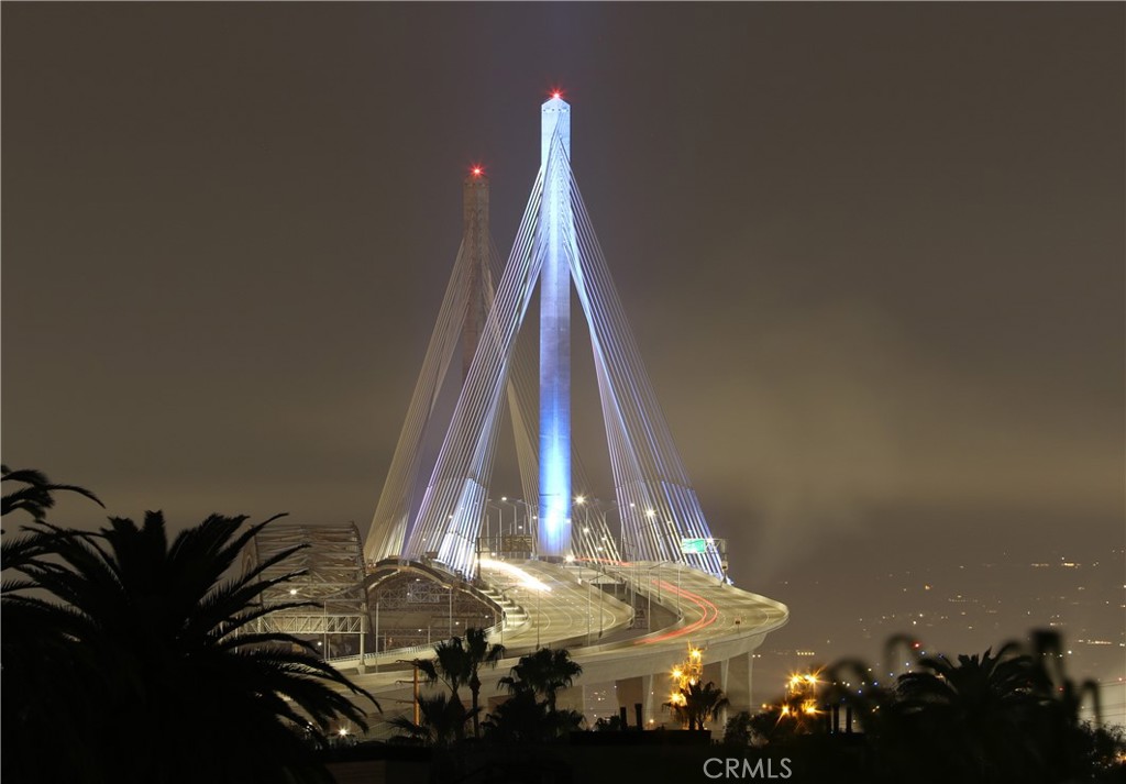 528 Cedar Avenue, Unit 3A Long Beach, CA 90802 - Photo 28 of 46 a view of a yard