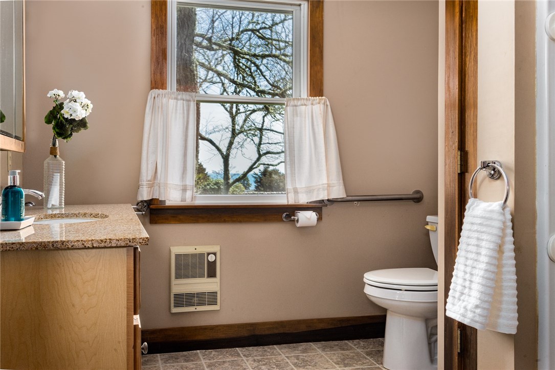 1 Little Pond Cove Road Little Compton, RI 02837 - Photo 15 of 24 Master Bathroom