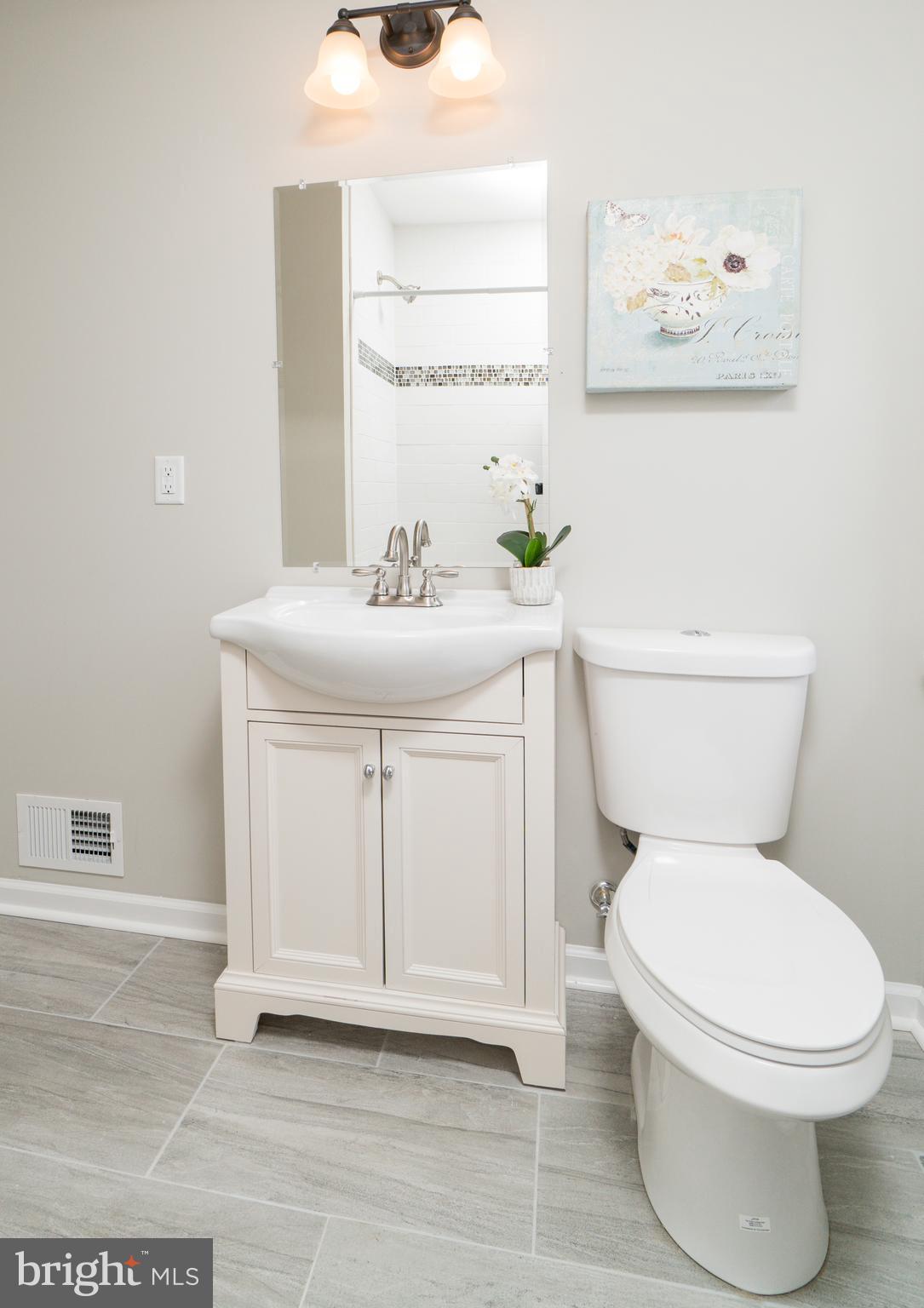 1419 Stonewood Road Baltimore, MD 21239 - Photo 17 of 28 Full Bathroom