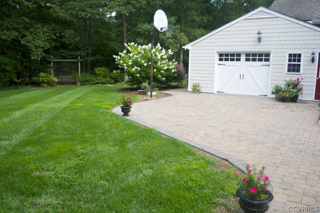 2001 Castlebridge Road Midlothian, VA 23113 - Photo 3 of 21 a house view with a garden space