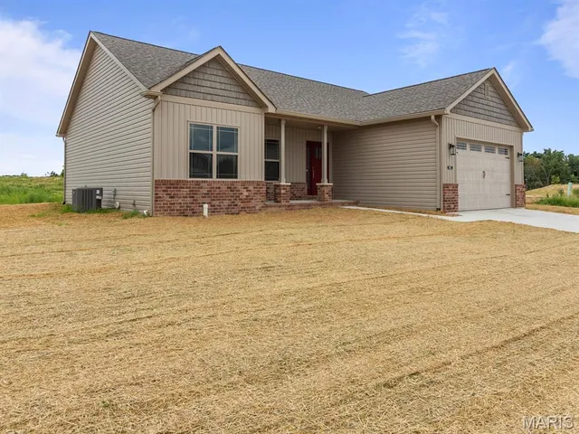 $426,700 | 922 Seneca Drive, Waterloo, IL 62298