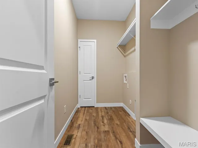 $426,700 | 922 Seneca Drive, Waterloo, IL 62298