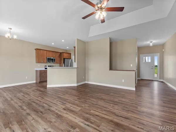 $426,700 | 922 Seneca Drive, Waterloo, IL 62298