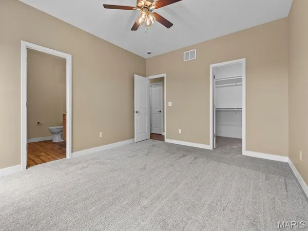 $426,700 | 922 Seneca Drive, Waterloo, IL 62298