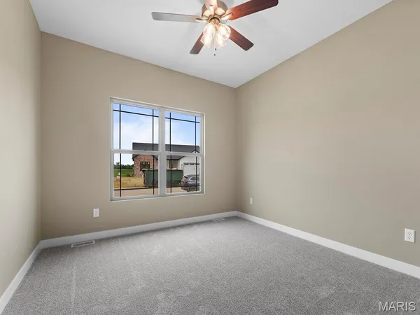 $426,700 | 922 Seneca Drive, Waterloo, IL 62298