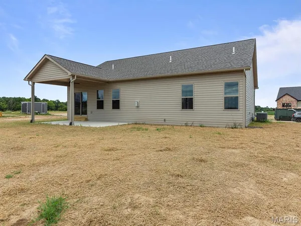 $426,700 | 922 Seneca Drive, Waterloo, IL 62298