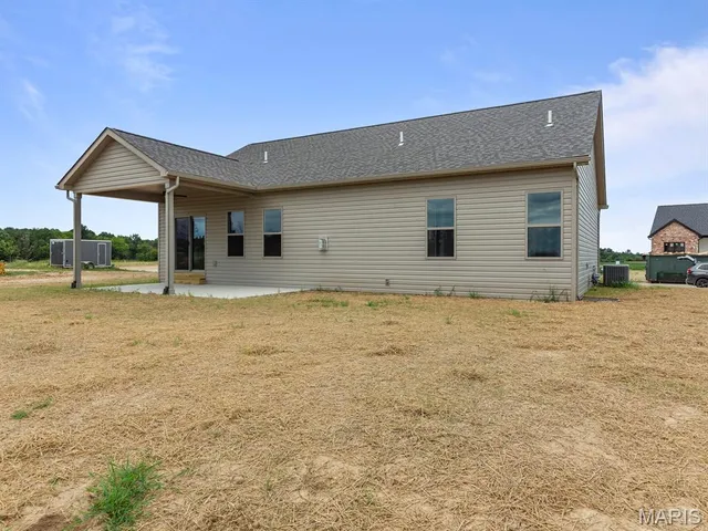 $426,700 | 922 Seneca Drive, Waterloo, IL 62298