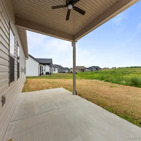 $426,700 | 922 Seneca Drive, Waterloo, IL 62298