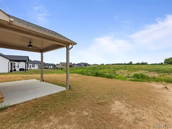 $426,700 | 922 Seneca Drive, Waterloo, IL 62298