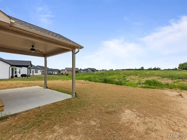 $426,700 | 922 Seneca Drive, Waterloo, IL 62298