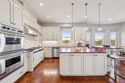 $2,300,000 | 115 Stone Tree Lane, Novato, CA 94945
