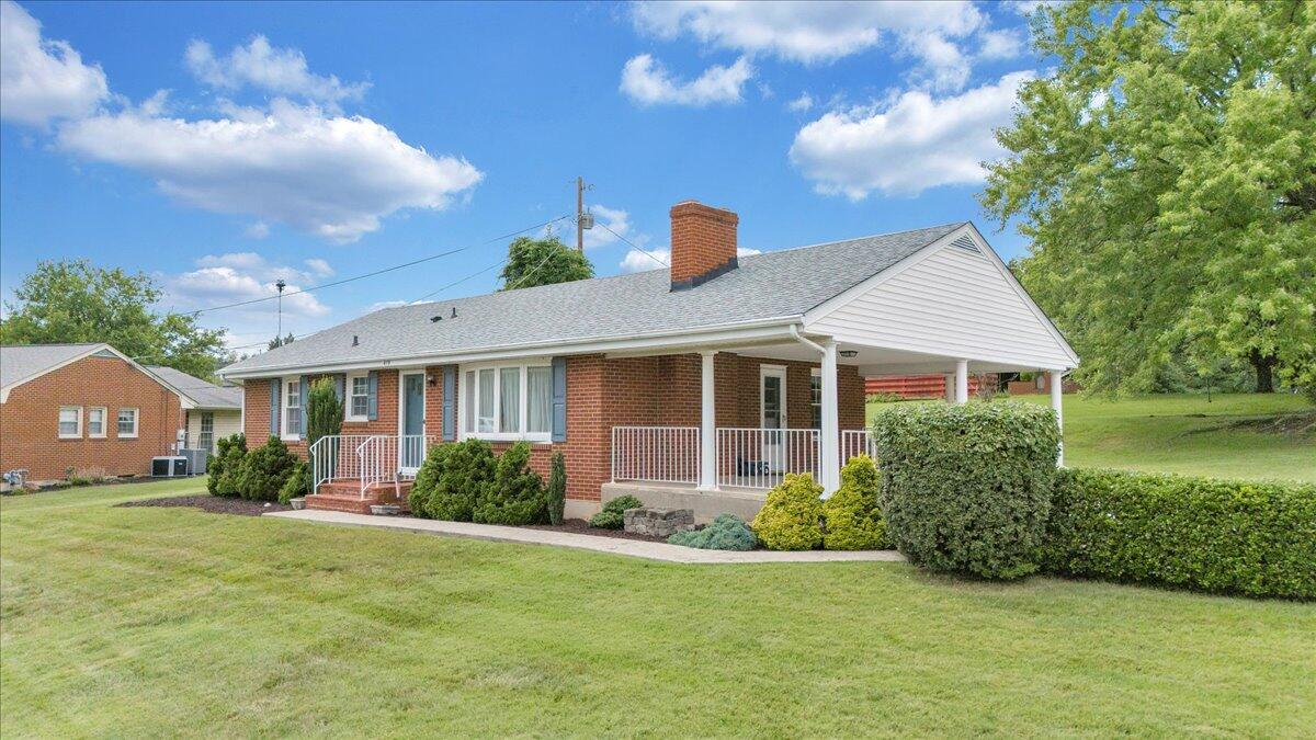 419 Diamond Road Salem, VA 24153 - Photo 43 of 76 45-DJI_20250709160651_0010_D
