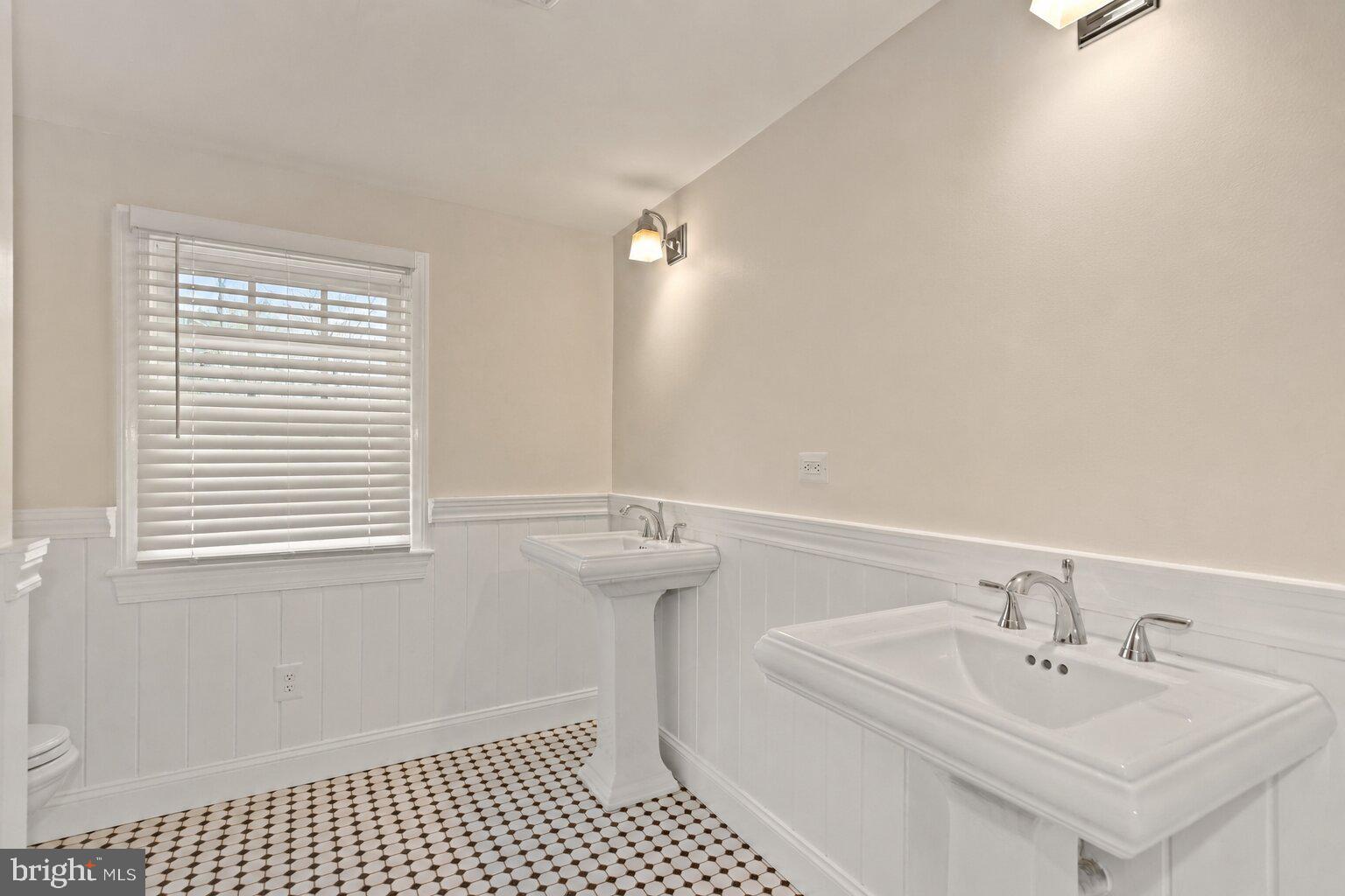 326 Walker Road Great Falls, VA 22066 - Photo 24 of 50