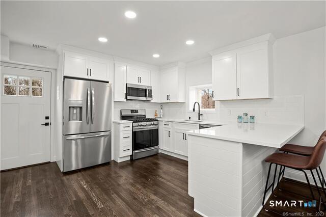 421-ab Shelton Road Trumbull, CT 06611 - Photo 8 of 33
