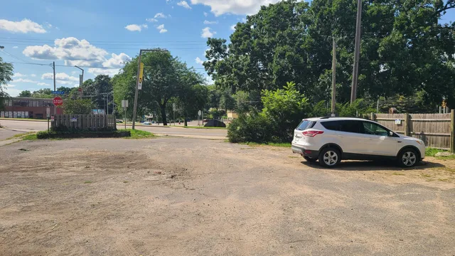 $119,900 | 415 Oakland Drive, Kalamazoo, MI 49007