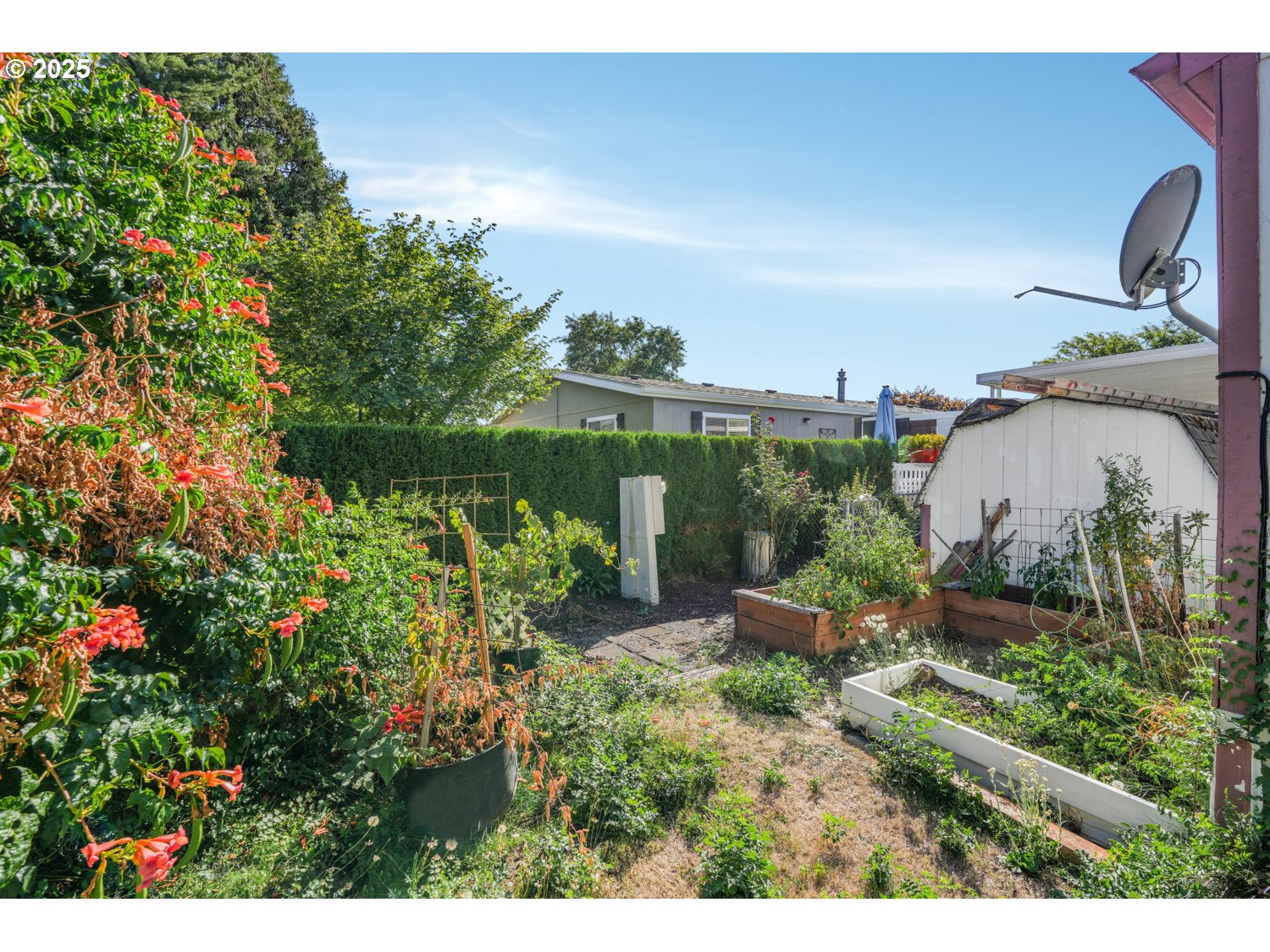 1500 Gabriela Court Northeast, Unit 27 Salem, OR 97301 - Photo 16 of 21 a view of a garden with sitting area
